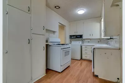 5205 Roxie Street, Haltom City, TX 76117 - Photo 6