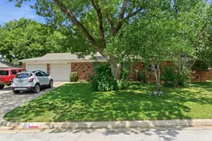 7017 Oakland Ln, North Richland Hills, TX 76180 - Photo 1