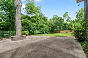 10111 Estate Ln, Dallas, TX 75238 - Photo 34