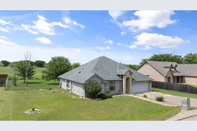 1904 Lazy Court, Granbury, TX 76048 - Photo 36