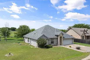 1904 Lazy Ct, Granbury, TX 76048 - Photo 36