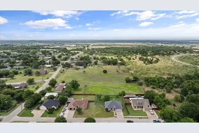 1904 Lazy Court, Granbury, TX 76048 - Photo 34