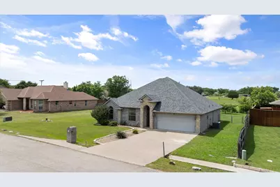 1904 Lazy Court, Granbury, TX 76048 - Photo 34