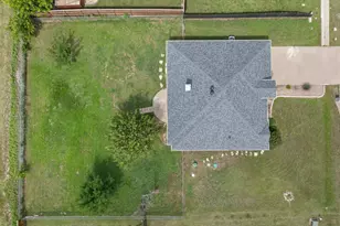1904 Lazy Ct, Granbury, TX 76048 - Photo 30