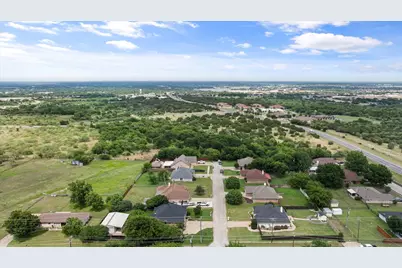 1904 Lazy Court, Granbury, TX 76048 - Photo 32