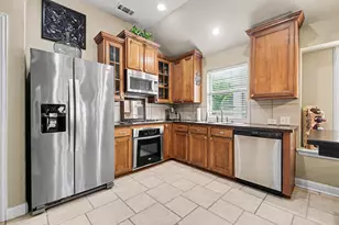 2759 Waterway Dr, Grand Prairie, TX 75054 - Photo 8