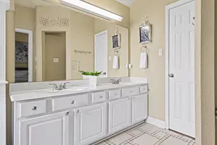 2759 Waterway Dr, Grand Prairie, TX 75054 - Photo 16