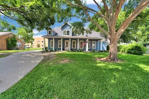 305 Main St, Roanoke, TX 76262 - Photo 2