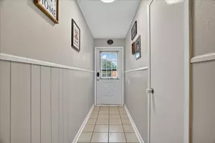 408 Grandview Dr, Granbury, TX 76049 - Photo 2