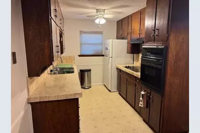 1825 Schumac, Bedford, TX 76022 - Photo 10