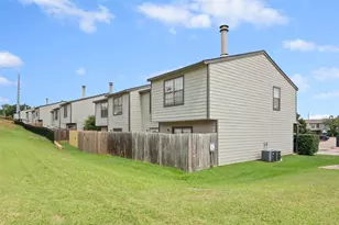 700 W Collins St, Denton, TX 76201 - Photo 34