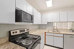 700 W Collins St, Denton, TX 76201 - Photo 12