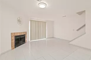 700 W Collins St, Denton, TX 76201 - Photo 16