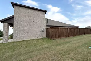 2304 Lonsdale Dr, Mansfield, TX 76084 - Photo 2
