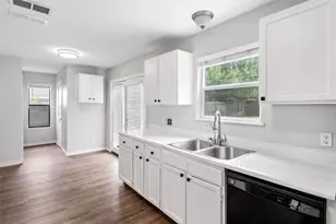 804 Wyndham Pl, Arlington, TX 76017 - Photo 4