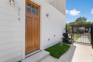 2925 Spruce Valley Ln, Dallas, TX 75233 - Photo 2