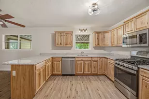 1571 W Ash St, Stephenville, TX 76401 - Photo 12