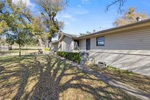 1829 N Main St, Weatherford, TX 76085 - Photo 2