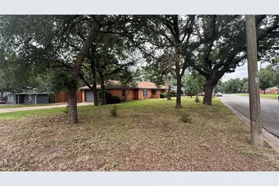 407 Dunaway Drive, Euless, TX 76040 - Photo 2