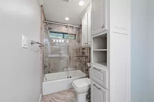 1804 Hillvalley Dr, Arlington, TX 76013 - Photo 32