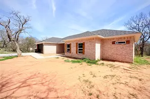 1503 S Rodgers Dr, Graham, TX 76450 - Photo 4
