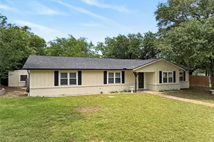 617 Dunaway Ln, Azle, TX 76020 - Photo 4