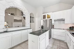 2825 Wales Ct, Grand Prairie, TX 75052 - Photo 14