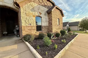 1952 Manzana Wy, Burleson, TX 76028 - Photo 2
