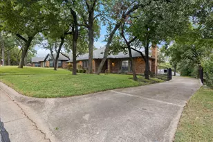 2618 Keystone Dr, Arlington, TX 76006 - Photo 2