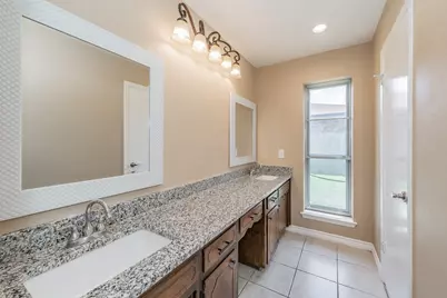 2863 Hitson Lane, Fort Worth, TX 76112 - Photo 40