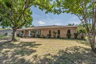2863 Hitson Ln, Fort Worth, TX 76112 - Photo 4