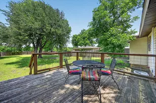 601 Circle Dr, Arlington, TX 76010 - Photo 18