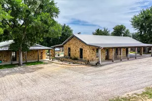 1060 Young Bend Rd, Brock, TX 76087 - Photo 2