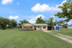 393 Co Rd 3320, Greenville, TX 75402 - Photo 6