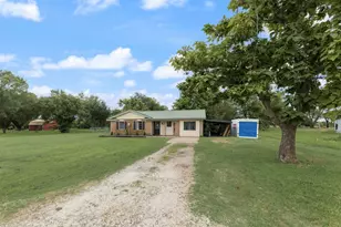 393 Co Rd 3320, Greenville, TX 75402 - Photo 2