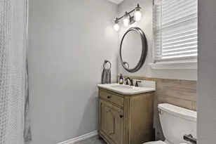 10621 Mapleridge Dr, Dallas, TX 75238 - Photo 16
