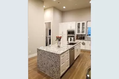 3816 Roseland Avenue #A200, Dallas, TX 75204 - Photo 10