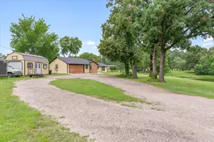 1203 N Spring St, Grand Saline, TX 75140 - Photo 32