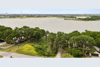 4547 N Shore Drive, The Colony, TX 75056 - Photo 2