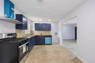 821 Travis Street, Garland, TX 75040 - Photo 10