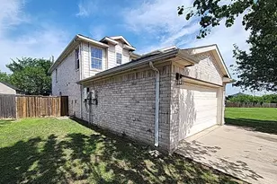 5205 Placid Dr, Haltom City, TX 76117 - Photo 2