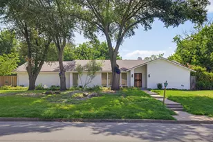 21 Crosslands Rd, Benbrook, TX 76132 - Photo 1