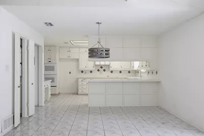 21 Crosslands Road, Benbrook, TX 76132 - Photo 10