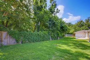 21 Crosslands Rd, Benbrook, TX 76132 - Photo 30
