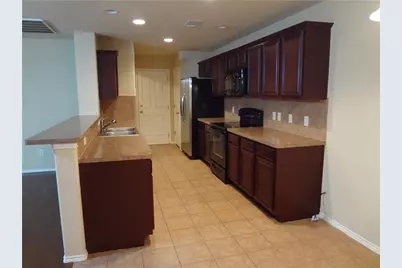 904 Mazatlan Court, Arlington, TX 76002 - Photo 4