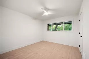 2329 Southwood Dr, Dallas, TX 75224 - Photo 14
