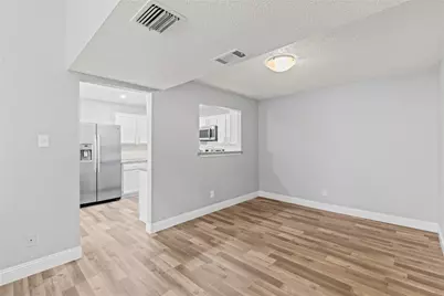 2910 Menlo Park Lane, Carrollton, TX 75007 - Photo 8