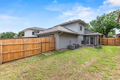 2910 Menlo Park Lane, Carrollton, TX 75007 - Photo 14