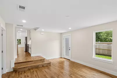 627 S Willomet Avenue, Dallas, TX 75208 - Photo 18