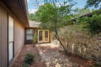 113 E Bancroft Drive, Garland, TX 75040 - Photo 10